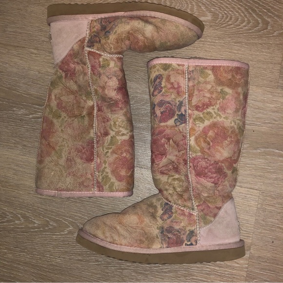 Ugg ladies classic tall boots size 7 - Picture 6 of 7